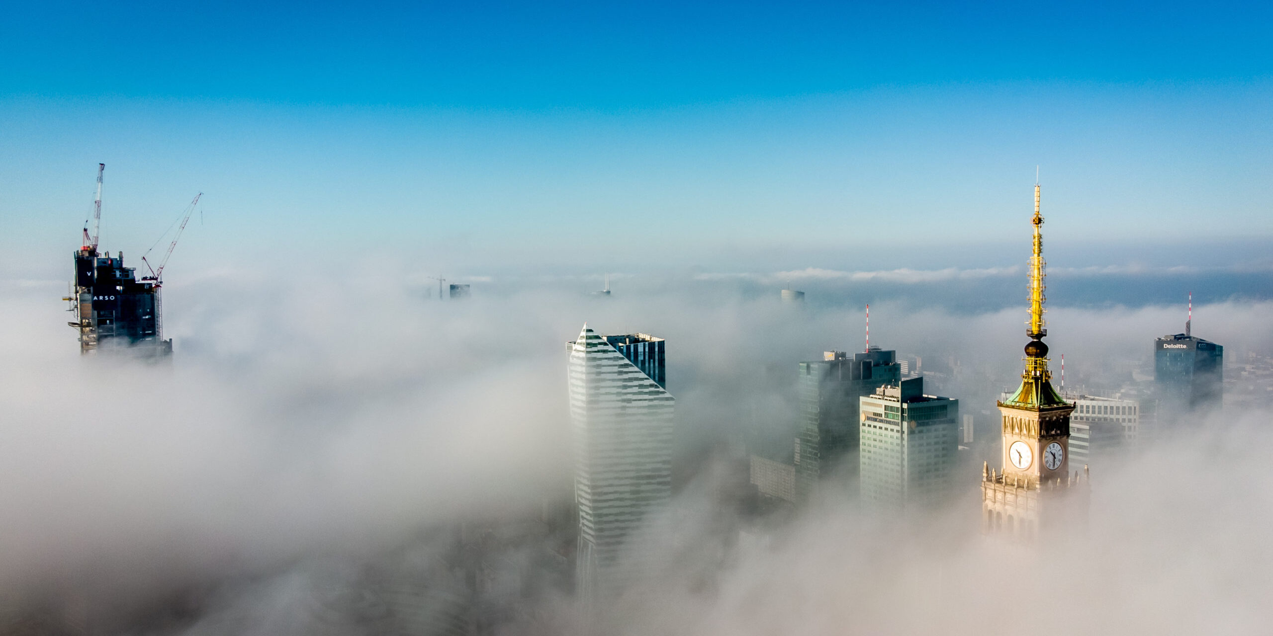 Zdjęcia - Warszawa we mgle, wieżowce