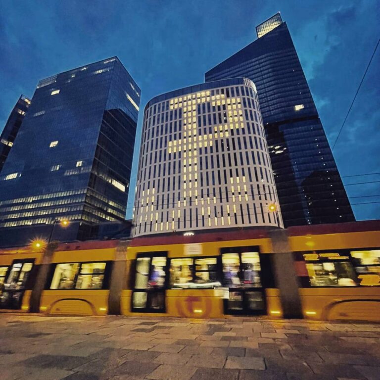 „Kotwica” na rondzie Daszyńskiego