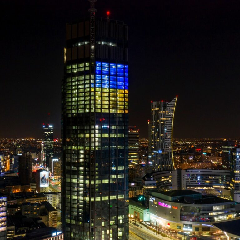 Varso Tower i PKiN w kolorach Ukrainy