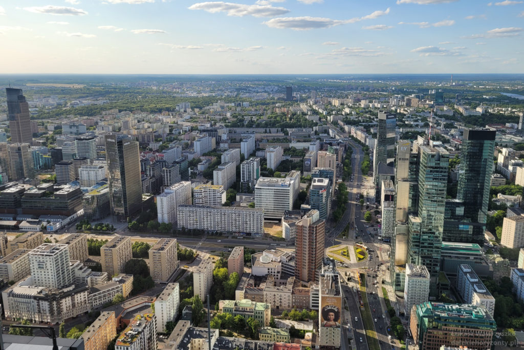 Widok z Varso Tower w kierunku ronda ONZ w Warszawie. Fot. Łukasz Wawrzyszko