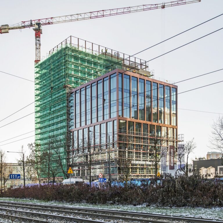 VIBE odsłania elewacje. Nawiązują do industrialnej historii Woli