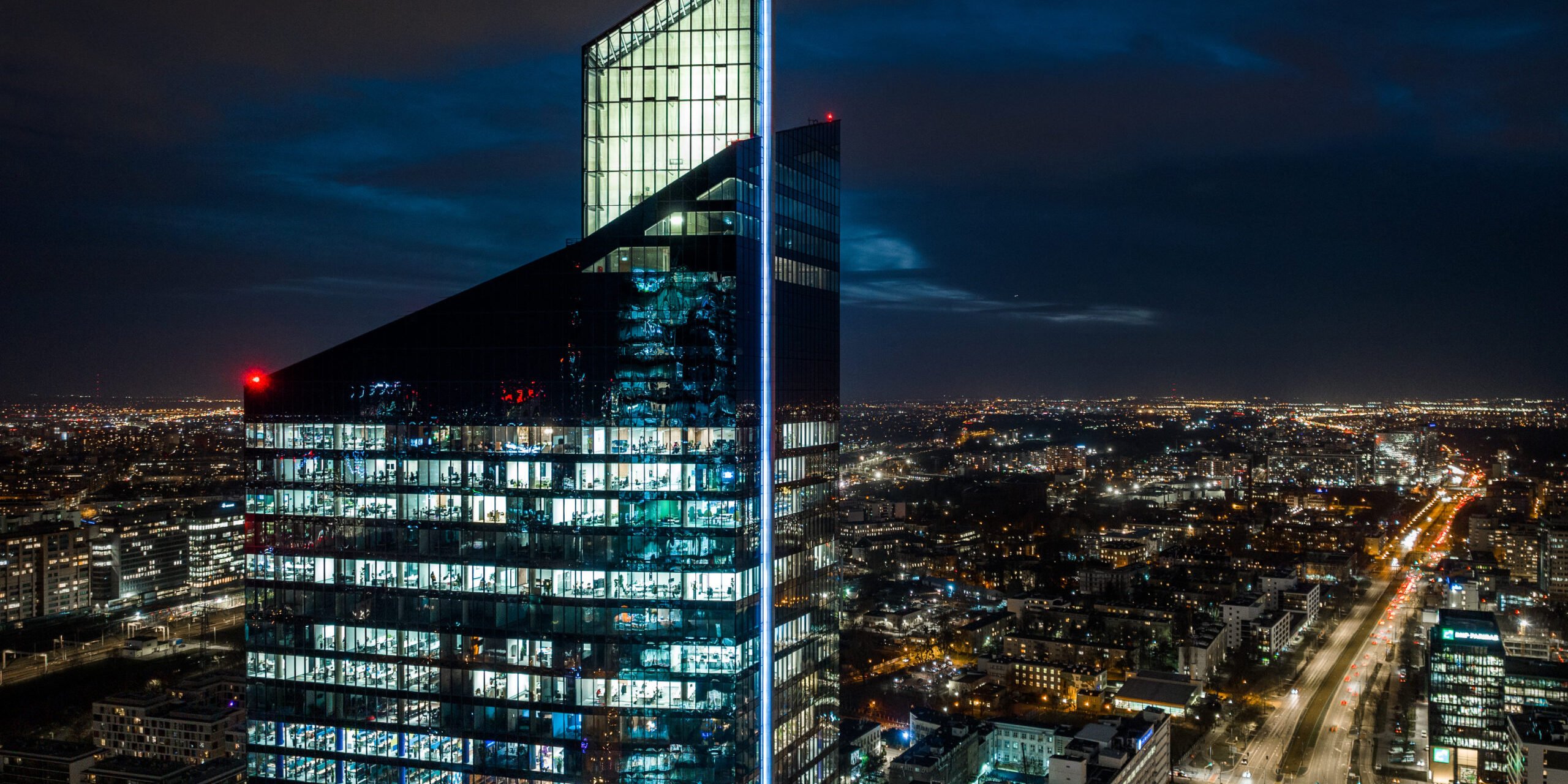 Xperi dołącza do najemców Skylinera