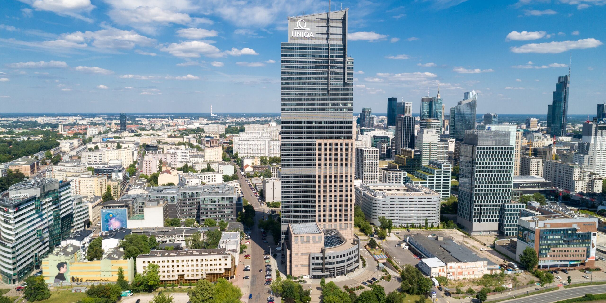 Flagowy biurowiec Globalworth, Warsaw Trade Tower, już od 25 lat w krajobrazie Warszawy