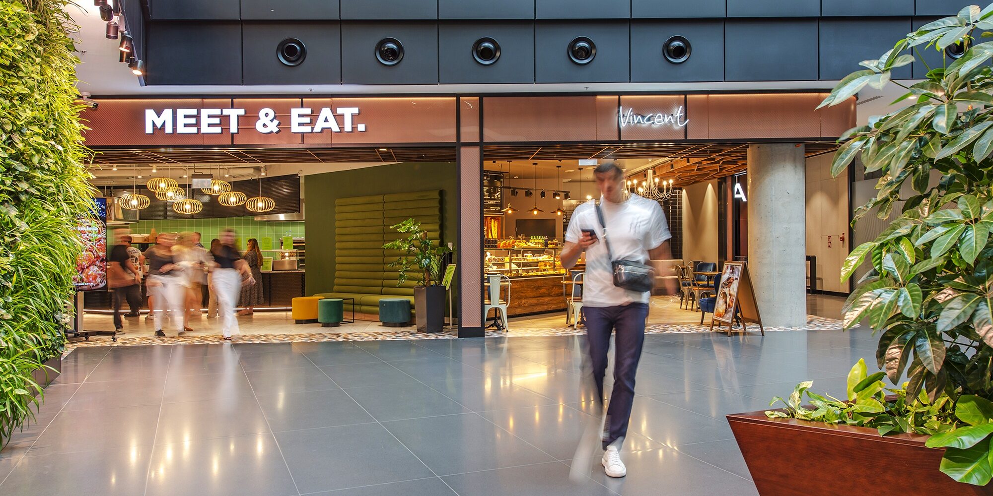 Jeszcze więcej gastronomii i udogodnień w Varso Place