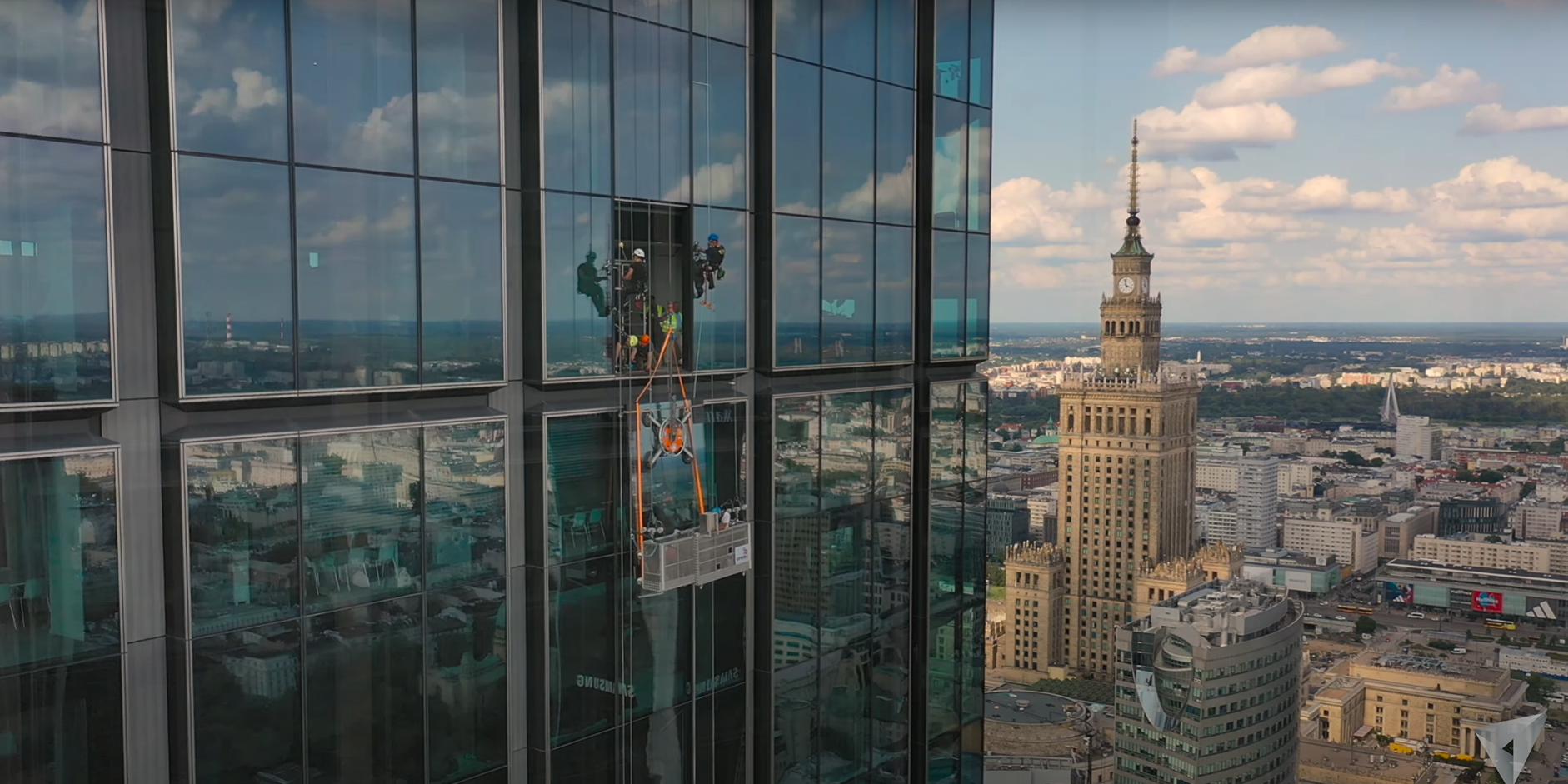 Varso Tower. Wymiana szyby... na 39. piętrze!