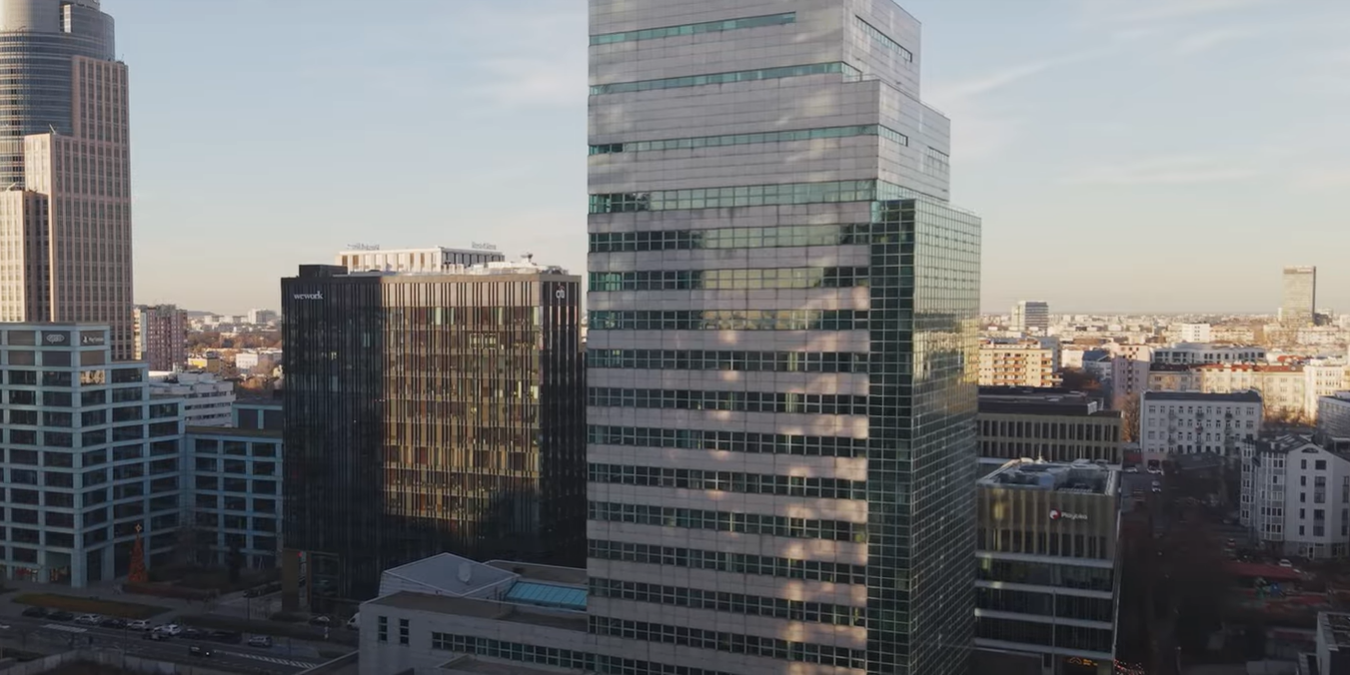 Bank Pekao wystawia na sprzedaż swój wieżowiec