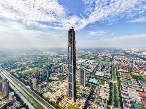 uid_36dbac6b356d46f1ad68bdace2395526_width_1280_play_0_pos_0_gs_0_height_720 Goldin Finance 117. Najwyższy wieżowiec widmo zostanie dokończony po dekadzie przestoju