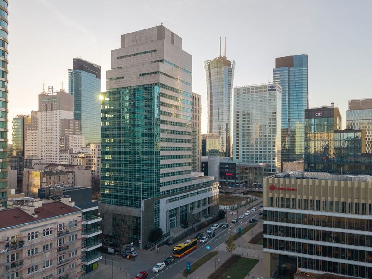 Pekao Tower sprzedany. Bank potwierdza transakcję, szczegóły pozostają niejawne